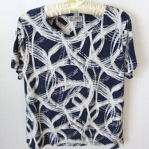 JM Collection Petite blue white geo scoop neck short sleeve stretch top *Sz PL*